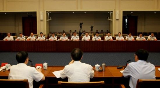 孟建柱郭聲琨與新任交流任職的公安廳局長(zhǎng)集體談話時(shí)強(qiáng)調(diào)