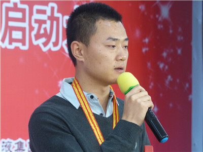 濟南軍區現役軍人王棟為母親領取最后一個獎項
