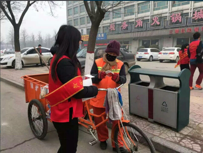 保定市青年愛(ài)心志愿者協(xié)會(huì)聯(lián)手愛(ài)心企業(yè)發(fā)起“以己之力、抗霾助老”活動(dòng)