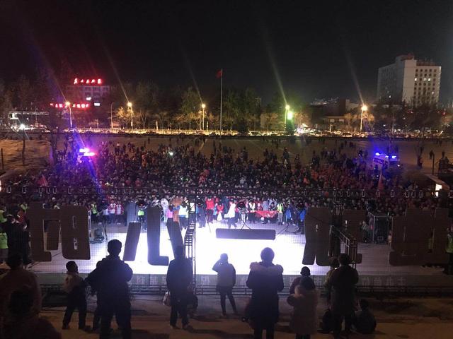 保定市環(huán)保志愿者協(xié)會舉辦“地球一小時”活動，四千余市民參與