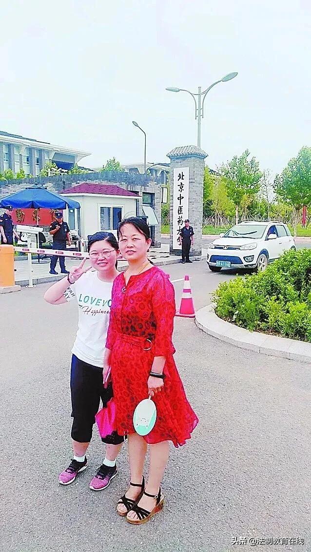 家庭生活|張少卿：三尺講臺上的默默奉獻