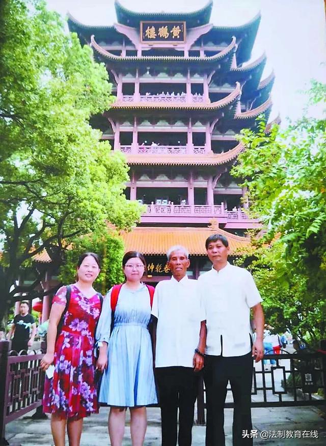 家庭生活|張少卿：三尺講臺上的默默奉獻