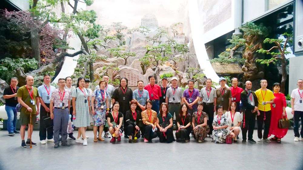 “品讀孝鄉(xiāng) 放歌和也”藝術(shù)之旅·第12屆中國(guó)作家新創(chuàng)作論壇在安吉舉行