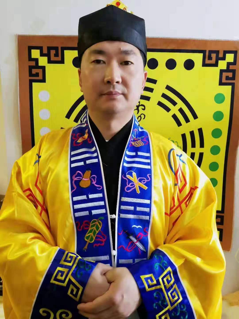 張齊山:道醫師、非藥物能量調理師