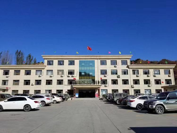 龍興礦業集團狠抓質量保安全 青山依舊映藍天