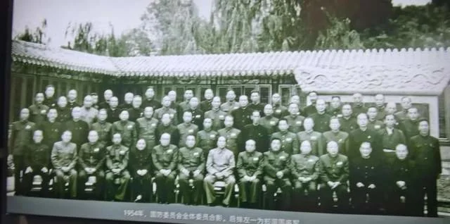 軍旅書法家王成志同志應囑為抗戰名將鄭洞國學校題寫教學樓名