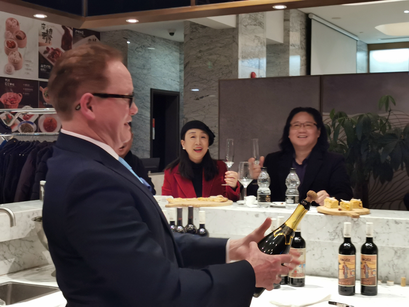 好萊塢中國(guó)打造“世界百強(qiáng)名人藝術(shù)家影像拍攝工程＂今天正式簽約